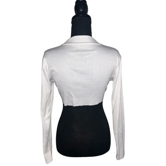 5/25$ ✨ Ribbed XTra Crop Top - Picture 2 of 5